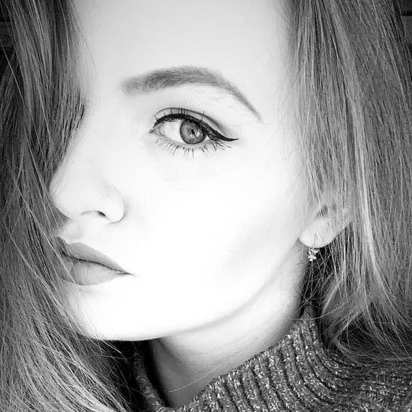 Meet your Posher, Dasha - Picture 1 of 1